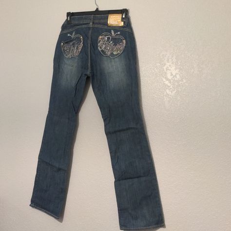 Apple Bottom Jeans Size 11/12 Blue With Gold Accents Used Jeans Are Missing Button As Pictured Easy Fix Can Buy Replacements Online From 3-10$ Worn Once In Great Condition Apple Bottom Shorts, Apple Bottom Jeans Jessica, 2000s Brands, Apple Jeans, Poshmark Clothes, Apple Bottom Jeans, 2000s Clothing, Hot Halloween Outfits, Flair Jeans