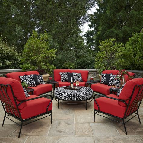 Red Patio Decor, Red Patio Furniture, Deep Seating Patio Furniture, Decoration Shabby, Furniture Rustic, Patio Inspiration, Outdoor Furniture Decor, Outdoor Patio Furniture Sets, Patio Lounge