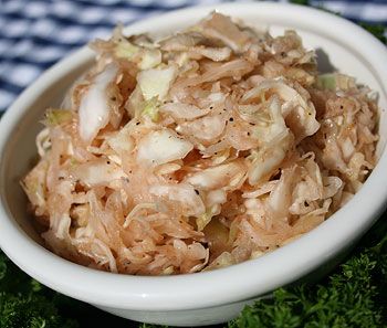 Ketchup Coleslaw Recipe Red Coleslaw, Bbq Slaw, Carolina Barbeque Sauce, Red Slaw, Carolina Bbq Sauce, Classic Southern Recipes, Propane Gas Grill, Vegetarian Cabbage, Slaw Recipes