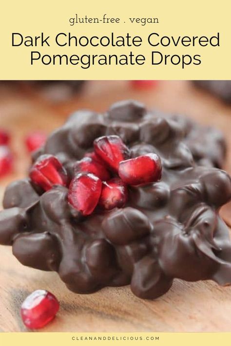 These pretty little Chocolate Covered Pomegranate Drops are fun, festive and make for a lovely non-cookie, holiday dessert. Biting into these little Chocolate Covered Pomegranate drops is pure heaven.  The pom seeds burst in your mouth and the rich, dark chocolate melts all around them. Dark Chocolate Pomegranate Bark, Things To Make With Pomegranate, Pomagranet Recipe Dessert, Healthy Dark Chocolate Recipes, Pomegranate Snacks, Chocolate Covered Fruit Ideas, Dark Chocolate Pomegranate, Pomegranate Chocolate, Chocolate Pomegranate