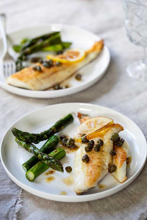 Triggerfish Recipe, Trigger Fish Recipe, Turkish Meals, Butter Asparagus, Trigger Fish, Fish Recipes Baked, Dream Food, Fish Dinner, Lemon Butter