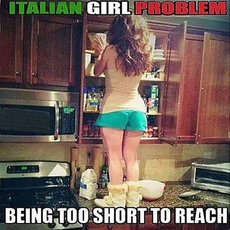 Short Height Aesthetic, Short People Humor, Short People Jokes, Short People Memes, Italian Girl Problems, Short People Problems, Short Girl Problems, Short Girlfriend, Being Short