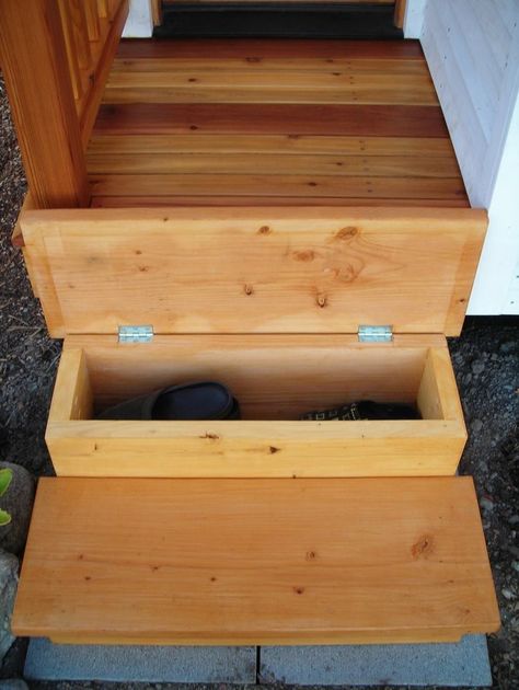 I had to re-share these genius tiny house storage steps with you created by the good people over at The Small House Catalog. It's designed if you live in a tiny home on wheels so you would usually ... Tiny House Steps, Tiny House Design Small Cottages, Tiny Stairs, Storage Steps, House Steps, Tiny House Storage, House Staircase, Staircase Storage, House Storage