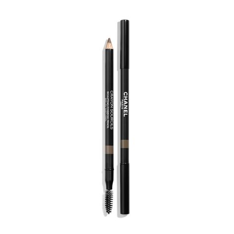 Shop CRAYON SOURCILS SCULPTING EYEBROW PENCIL and discover more Makeup at CHANEL.com. Shop now and enjoy complimentary samples. Chanel Fragrance, Eyebrow Hacks, Kajal Eyeliner, Perfume Floral, Pretty Fashion, Brow Brush, Eyebrow Gel, Beauty Boutique, Perfect Eyes