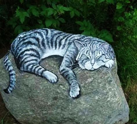 Painted Rocks, 55 Colorful Rock Painting Ideas Adding Art to Yards and Gardens Boulder Painting, Large Rock Painting Ideas, Large Painted Rocks, Large Rock Painting, Crafts With Stones, Painted Rocks For The Garden, Pottery Sculpture Ideas, Animal Rock Painting, Cats Doing Things