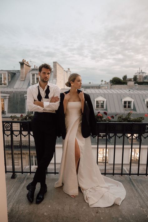 Planning the most romantic destination wedding in Paris Hollywood Wedding, Glamor Aesthetic, Old Money Wedding, Paris Wedding Venue, Money Wedding, Wedding In Paris, City Wedding Photos, Groom Photoshoot, Wedding Portrait Poses