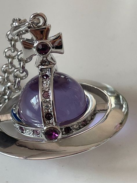 Aesthetic Vivienne Westwood, Orb Necklace, Vivienne Westwood Jewellery, Funky Jewelry, Purple Lilac, Dream Jewelry, Jewelry Inspo, Mode Vintage, Pretty Jewellery