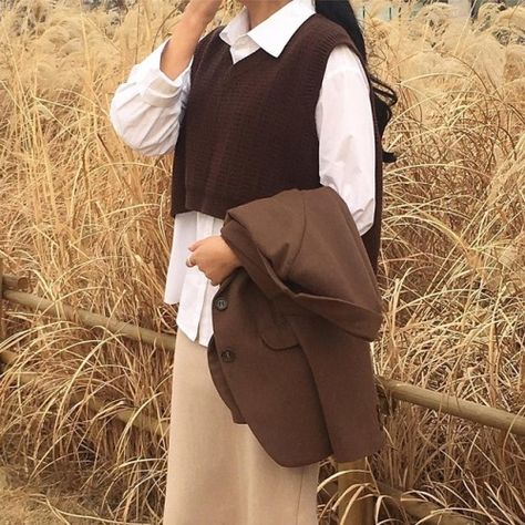 vividspark Korean fashion Brown Korean Aesthetic, Brown Vest Outfit, Minimalist Japan, Academia Outfits, Vest Outfit, Brown Vest, Vest Outfits, Korean Street Fashion, Korean Outfits