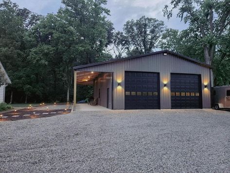 Custom built Pole Barns 🔨 Looking for the right team to build your perfect pole barn? Look no further! At Kingdom Kreations, we specialize in delivering top-quality barns tailored to your specific needs. From small storage barns to large commercial buildings, we have the skills and experience to handle any project. Why choose us? ✅ Expert Craftsmanship ✅ Custom Designs ✅ Durable, High-Quality Materials ✅ Timely and Professional Service No job is too big or too small for our dedicated team.... 30x50 Metal Building, Post Frame Garage, Shop Renovation Ideas, Metal Building Storage Ideas, Metal Shop Building 40x60, 40x50 Shop, Barn Ideas Buildings, Pole Barn Colors Scheme, Farm Shop Buildings