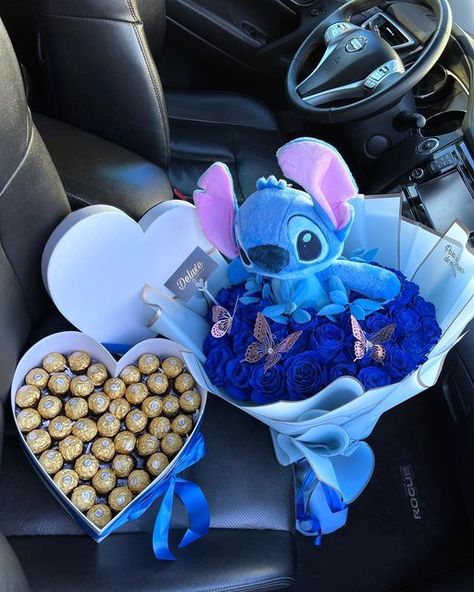 Deluxe Flowers By Ivette on Instagram: "Stitch Bouquet 😍😍💙💙 you can surprise her with this beautiful bouquet 😍😍 Dm to place your order #stitch #bouquet #houston #houstonflorist #fyp" Ribbon Bouquets, Stitch Bouquet, Bae Gift, Ribbon Flowers Bouquet, ليلو وستيتش, Lilo Und Stitch, Spiderman Gifts, Surprise Her, Luxury Flower Bouquets