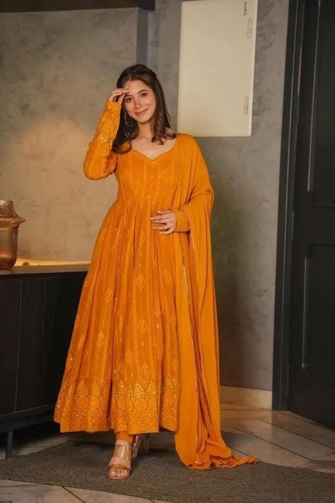 Latest Anarkali Suits, Mehendi Dress, Full Sleeve Gowns, Georgette Suit, Georgette Gown, Circle Purse, Gown With Dupatta, Yellow Gown, Ethnic Gown