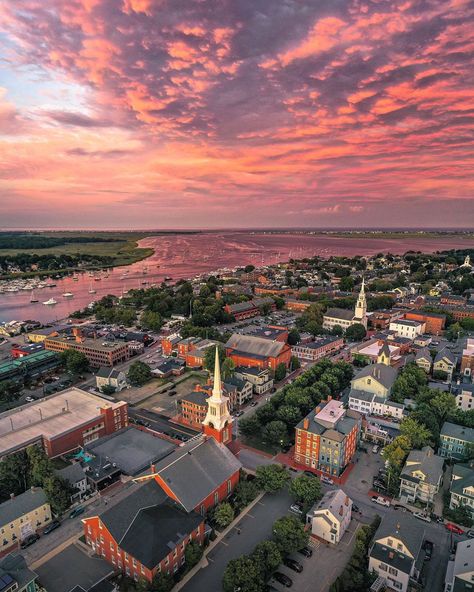 Newburyport Massachusetts, Summer Plans, Amazing Places, Phone Wallpapers, My Home, Massachusetts, Last Night, Airplane View, Paris Skyline