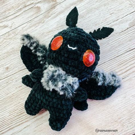 PDF Digital Pattern- Mothman Crochet toys tutorial #crochettoystutorial #crochet #crochettoy #crochetpattern #crochetpatterns 3.683 Cryptid Crochet, Mothman Crochet, Goth Knitting, Free Crochet Halloween, Crochet Halloween Patterns, Crochet Halloween, Quick Crochet Patterns, Halloween Crochet Patterns, Crochet Things