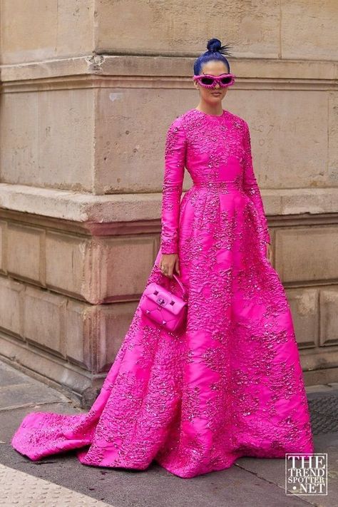 Sultan Kosem, Formal Style, Gorgeous Gowns, Colourful Outfits, Evening Attire, Fancy Dresses, Stunning Dresses, Pink Fashion, Modest Fashion