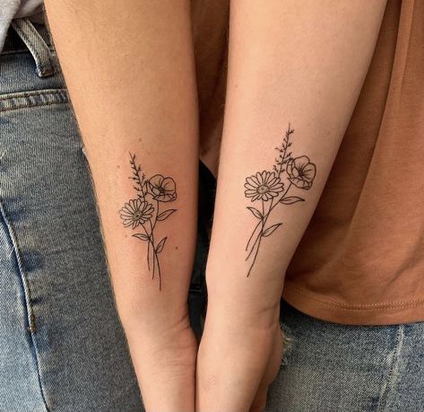 Birth Flower Best Friend Tattoo, Small Flower Friendship Tattoos, Birth Flower Tattoos For Moms, Best Friend Tattoos Birth Flower, Matching Tattoos Sisters Flowers, Friendship Flower Tattoo Best Friends, Sister Tattoos Birth Flower, Matching Best Friend Tattoos Flowers, Birth Flower Friendship Tattoos