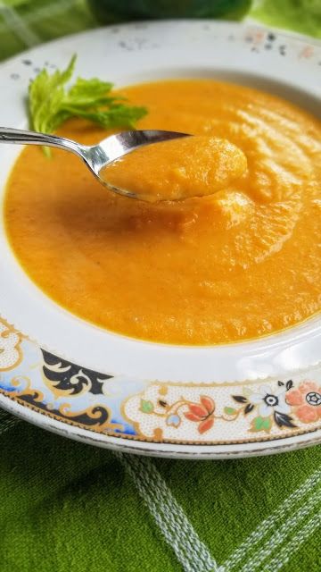 Carrot And Potato Soup, Carrot Potato Soup, Carrot Soup Recipes, Potato Soup Easy, Food Recipes Easy, Running Mom, Pureed Soup, Carrots And Potatoes, Potato Soup Recipe