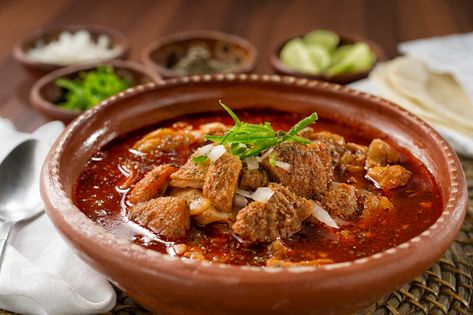 La pancita de res o mejor conocida como menudo, es un platillo muy tradicional en varios estados de MéxicoEl proceso para preparar la pancita es lento pero esto lo hace especial con su sabor únicoes ideal para preparar cualquier día de la semana o en un día de resaca después de una noche de […] El cargo Pancita o menudo de res apareció primero en Cocina con Teresa. Filipino Pork Recipes, Fried Beans, Traditional Mexican Dishes, Mexican Street Food, Pork Stew, Mexican Soup, Simply Recipes, Mexican Food Recipes Authentic, Refried Beans