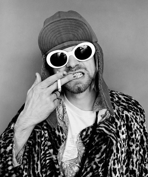 vintage everyday: The Last Photo Shoot of Kurt Cobain, 1993 Kurt Cobain Photos, Donald Cobain, Nirvana Kurt Cobain, Nirvana Kurt, Foo Fighters, Bob Dylan, Kurt Cobain, Nirvana, Music Art