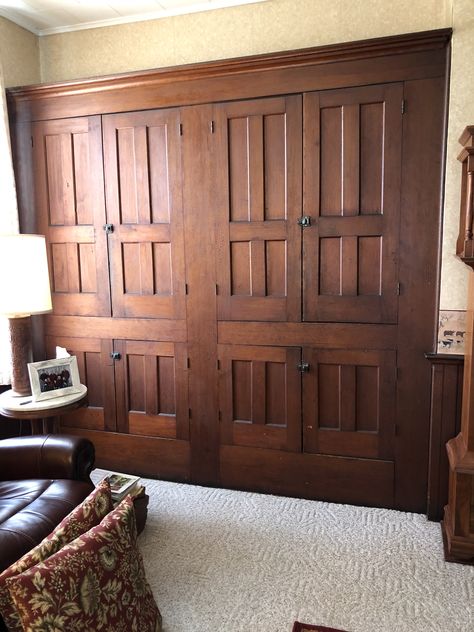 Antique Built Ins, Craftsman Closet, Tuscan Houses, 1800s House, Craftsman Cabinets, Craftsman Interiors, Craftsman Fireplace, Bedroom Built Ins, Antique Oak Furniture