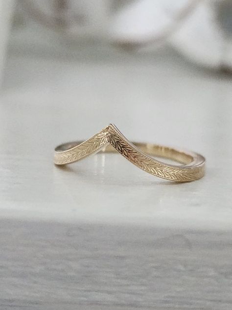 Wedding Bands For Art Deco Rings, Curved Gold Ring, Gold Vintage Wedding Band, Arched Wedding Band, Etched Wedding Band, Boho Gold Rings, Pointed Wedding Band, Boho Wedding Band, Detailed Wedding Band