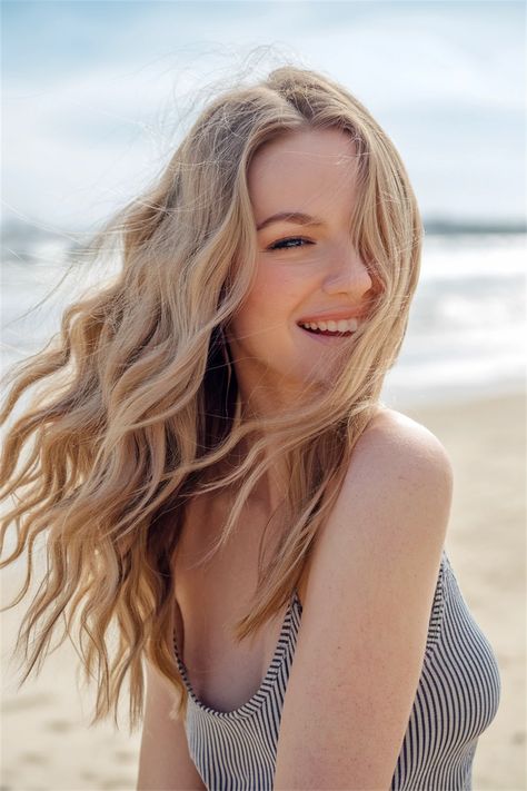 Embrace the sun with these effortless beach waves, one of the most charming cute hairstyles you'll ever try! Perfect for long hair, this style combines playful curls and a casual vibe that’s ideal for summer days or beach outings. Effortlessly tousled and full of life, these waves are your go-to for a laid-back yet adorable look. Get ready to turn heads with this stunning beachy hairstyle! Beachy Hair, Swimming Hairstyles, S Wave, Beach Hairstyles Medium, Beach Hairstyles, Hairstyles Medium, Beach Hair, Hair Waves, Beach Waves