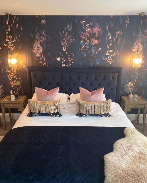 ✦ ✦ 𝑺𝑼𝑹𝑭𝑨𝑪𝑬𝑷𝑯𝑰𝑳𝑰𝑨 ✦ ✦ on Instagram: “✦ ✦ COLETTE wallpaper in Navy bringing all the romance and in the dreamiest of all colour combos, navy and blush pink ✦ ✦ Also available…” Navy Pink Bedroom Ideas, Navy Plum Bedroom, Navy Gold Pink Bedroom, Navy And Fuschia Bedroom, Navy And Gold Bedroom Ideas Inspiration, Blush Navy Bedroom, Navy Blush Bedroom, Navy Blue And Hot Pink Bedroom, Navy And Pink Bedroom Ideas