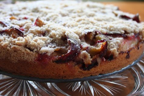 Christmas Plum Cake Recipe, Baked Fruit Desserts, German Plum Cake, Plum Torte, Snacking Cake, Fruit Desserts Easy, Ukrainian Food, Plum Recipes, Torte Recipe