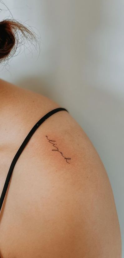 Son Names Tattoo Ideas, Fine Print Name Tattoo, Double Name Tattoo Ideas, Cooper Tattoo Name, Penelope Tattoo Name, Elegant Name Tattoos, Last Name Tattoo For Women Placement, Evelyn Tattoo Name, Baby Birthday Tattoo