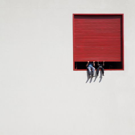 Serge Najjar | Catherine Edelman Gallery Serge Najjar, Red Photography, Minimal Photo, Minimal Photography, Space Photography, Minimal Space, Minimalist Photography, Minimalist Architecture, Foto Art