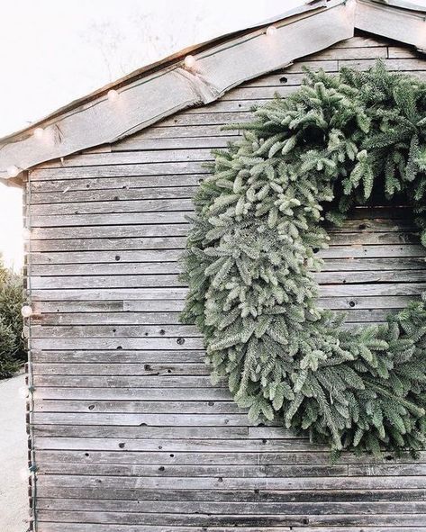 26588e932c7ccfa1df309280702fe1b5 Natal Country, Xmas Wreaths, Noel Christmas, Merry Little Christmas, Magical Christmas, Holiday Inspiration, Wonderful Day, Christmas Love, Country Christmas