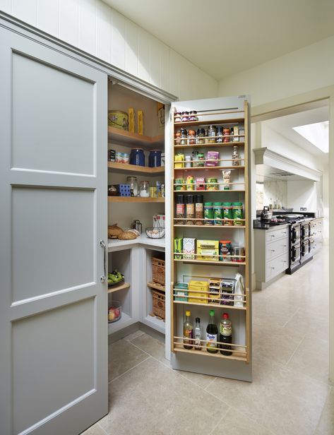 Pantry ideas: 30 stylish pantry design ideas | Homes & Gardens | Dröm Hus Planer, Walk In Pantry Ideas, Desain Pantry, Pantry Room, Pantry Remodel, Desain Furnitur Modern, Pantry Shelving, Small Pantry, Kitchen Pantry Design