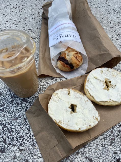 Bread Breakfast Aesthetic, Egg And Cheese Bagel, Bagel And Cream Cheese, Cream Cheese Bagel, Chewy Bread, Cheese Bagels, Bread Breakfast, Breakfast Aesthetic, Bagel Cream Cheese