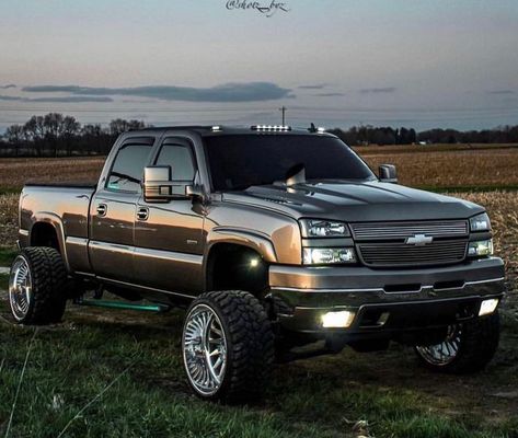 Trucks on Instagram: "Nice cateye🔥 Use my hashtag #truxfordays Owner: @daddymaxx_2.0 • • #lifted #liftedtrucks #liftedtruck #liftedlife #liftedlifestyle #lifteddiesel #liftedgmc #liftedchevy #liftedchevys #liftedon37s #liftedtrucksusa #liftedtrucksmatter #liftedtrucksdaily #trucks #trucksofinstagram #trucksdaily #obstrucksunlimited #truck #truckporn #trucklife #dieseltruckaddicts #dieselbros #dieselmafia #diesel #dieseltrucks #dieselpower #diesellife #dieseltruck #duramax" Custom Diesel Trucks, Chevy Duramax Cat Eye, Cateye Duramax Lifted, Duramax Diesel Cat Eye, Lml Duramax Diesel, Lifted Duramax Diesel, Chevy Cateye Lifted, Chevy Duramax Diesel Lifted, Lifted Cateye Chevy