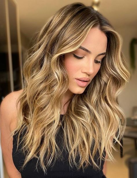 Warm Golden Honey Balayage for Long Hair Balayage, Golden Honey Balayage, Balayage For Long Hair, Highlighted Brunette, Honey Blonde Hair Ideas, Warm Golden Blonde Hair, Balayage Hair Honey, Golden Hair Color, Brunette Style