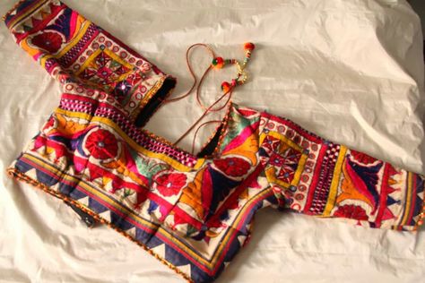 Kutch embroidery on blouses Kutchi Work Blouse, Different Types Of Embroidery, Choli Blouse Design, Embroidery Embellishments, Kutch Work Designs, Navratri Dress, Choli Blouse, Saree Blouse Neck Designs, Kutch Work