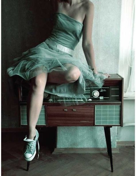 Dress With Converse, Vintage Radio, Tiffany Blue, Up Girl, Look Chic, The Words, Look Fashion, Shades Of Green, Vintage Pink