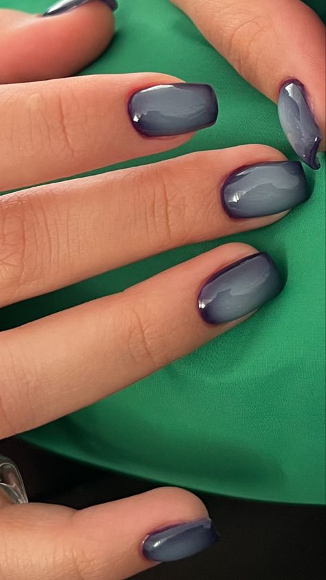 Grey Aura Nails, Nails Spring Summer 2025, Almost Nails, Dark Winter Nail Designs, Short Nail Inspired, 2025 Nail Trends, Nail Minimal, Grey Aura, Chic Short Nails