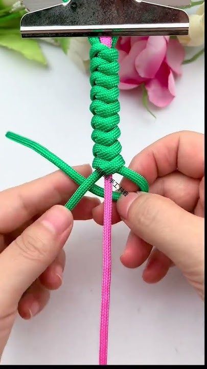 Paracord Bracelet Patterns, Paracord Ideas, Tutorial Macramé, Paracord Knots, Paracord Projects, Rope Cord, Diy Bracelets Easy, Macrame Patterns Tutorials, Paracord Bracelets