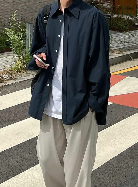 Korean Button Up Shirt Outfit Men, Kdrama Mens Fashion, Douyin Men Fashion, Asian Summer Outfits Men, Asian Boy Outfits, Korean Oversized Outfit, Japanese Minimalist Fashion Men, Korean Male Fashion, Street Wear Oversized