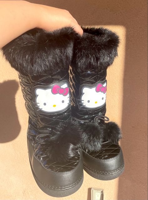 Hello Kitty Boots, Y2k Closet, Sanrio Clothes, Pink Sanrio, Silly Clothes, 2000s Clothing, Sanrio Stuff, Hello Kitty Shoes, Hello Kitty Jewelry