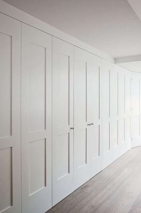 Hallway Storage Cabinet, Chelsea Townhouse, Hallway Cupboards, Fitted Wardrobes Bedroom, Bedroom Wardrobe Ideas, Armoire Entree, Bedroom Built In Wardrobe, Hallway Closet, Unique Bedroom