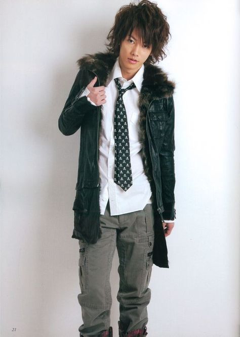 gyaruo Gyaruo Men, Ora Gyaru, Guy Fits, Takeru Sato, Takeru Satoh, Gyaru Fashion, J Fashion, Fit Inspo, Japanese Fashion