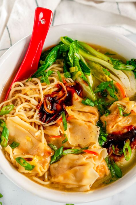 Quick 20 Minute Wonton Soup - This Chinese cuisine inspired wonton soup is so easy and quick, you'll never need order the take out version again! Dress it up with your favorite ramen noodles and leafy greens for extra yums. From aberdeenskitchen.com #quick #20minute #wonton #soup #chinesecuisine #recipe #dinner #noodles Wonton Noodle Soup, Dinner Noodles, Wonton Soup Recipe, Shrimp Wonton, Wonton Noodles, Won Ton, Ramen Noodle Recipes, Dumplings For Soup, Ramen Soup