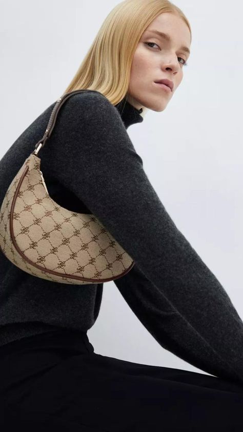 There’s nothing better than getting a luxury look on a budget, which is why we’ve found the 5 best high street handbags that will give you the designer look for less Cosy Aesthetic, Oversized Wool Coat, Zipper Jumpsuit, European Girls, Straw Basket, Basket Bag, Suede Ankle Boots, Leather Bags, Metal Rings