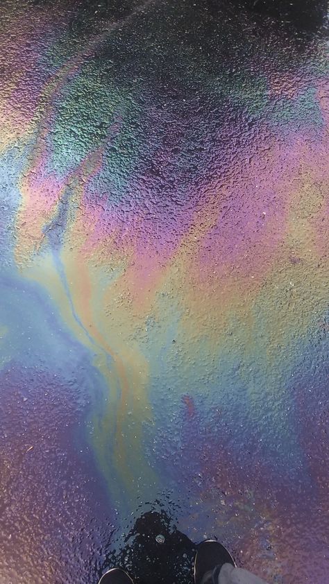 Oil Slick Color Palette, Oil Slick Aesthetic, Oil Spill Wallpaper, Ne Wallpaper, Crooked House, Color Backgrounds, Teal Art, Pretty Aesthetic, Scorpio Season