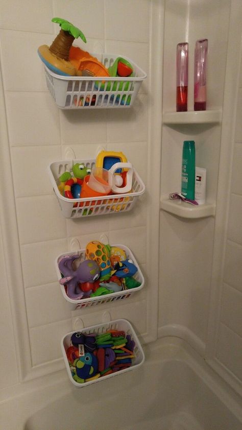 ^^ Decenas de ideas extraordinarias como ésta en este tablero. Te las vas a perder??🤙 Diy Bath Toy Storage, Bath Toys Storage, Bathroom Toy Storage, Kids Bathroom Storage, Kids Bathroom Organization, Bath Toy Storage, Bath Toy Organization, Bathroom Toys, Diy Toy Storage