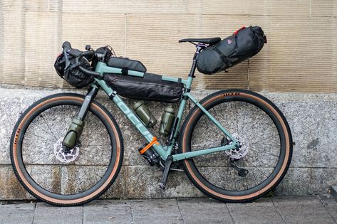 Bike Touring Packing, Gravel Bike Bicycles, Bikepacking Gear, Bike Storage Solutions, Bikepacking Bags, Out In Nature, Urban Bicycle, Gravel Bikes, Bike Camping