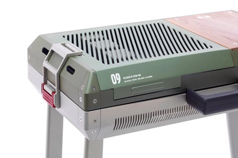 This ultimate BBQ grill setup packs up into a suitcase to be set up conveniently in any location - Yanko Design Bbq Setup, Bbq Kit, Small Grill, Storing Spices, Grill Station, Portable Bbq, Portable Grill, Backyard Beach, Barbeque Grill