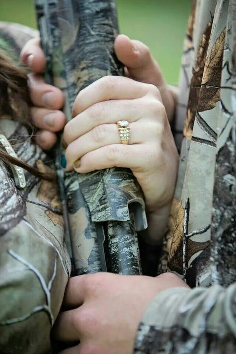 Engagement Pictures Ring, The Hunt Is Over Engagement, Hunt Is Over Engagement, Hunting Engagement Photos, Camo Engagement Rings, Rings For Women Silver, Types Of Wedding Rings, Country Engagement Pictures, Cute Engagement Photos