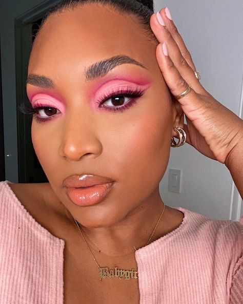 Eyeshadow Looks Pinks, Pink Eye Shadow Ideas, Pink Winged Eyeliner, Valentine’s Day Make Up Looks Pink, Fun Pink Makeup Looks, Pink Graphic Liner Makeup, Pink Valentine’s Day Makeup, Dramatic Pink Eye Makeup, Red Cut Crease Eyeshadow